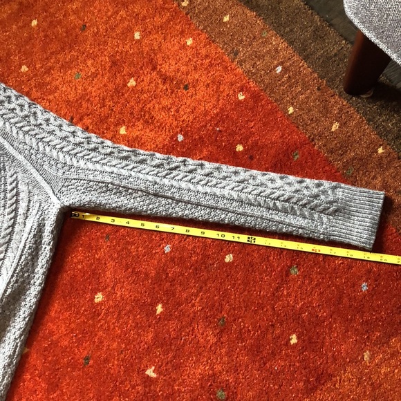 Beautiful Vince cable knit turtleneck. Very soft. Size S - Picture 6 of 6